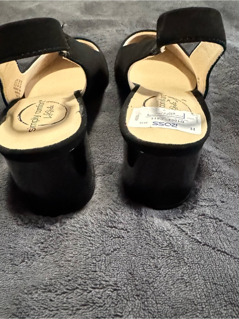 Life Stride Black Slingback Block Heel Pumps - Picture 4 of 7